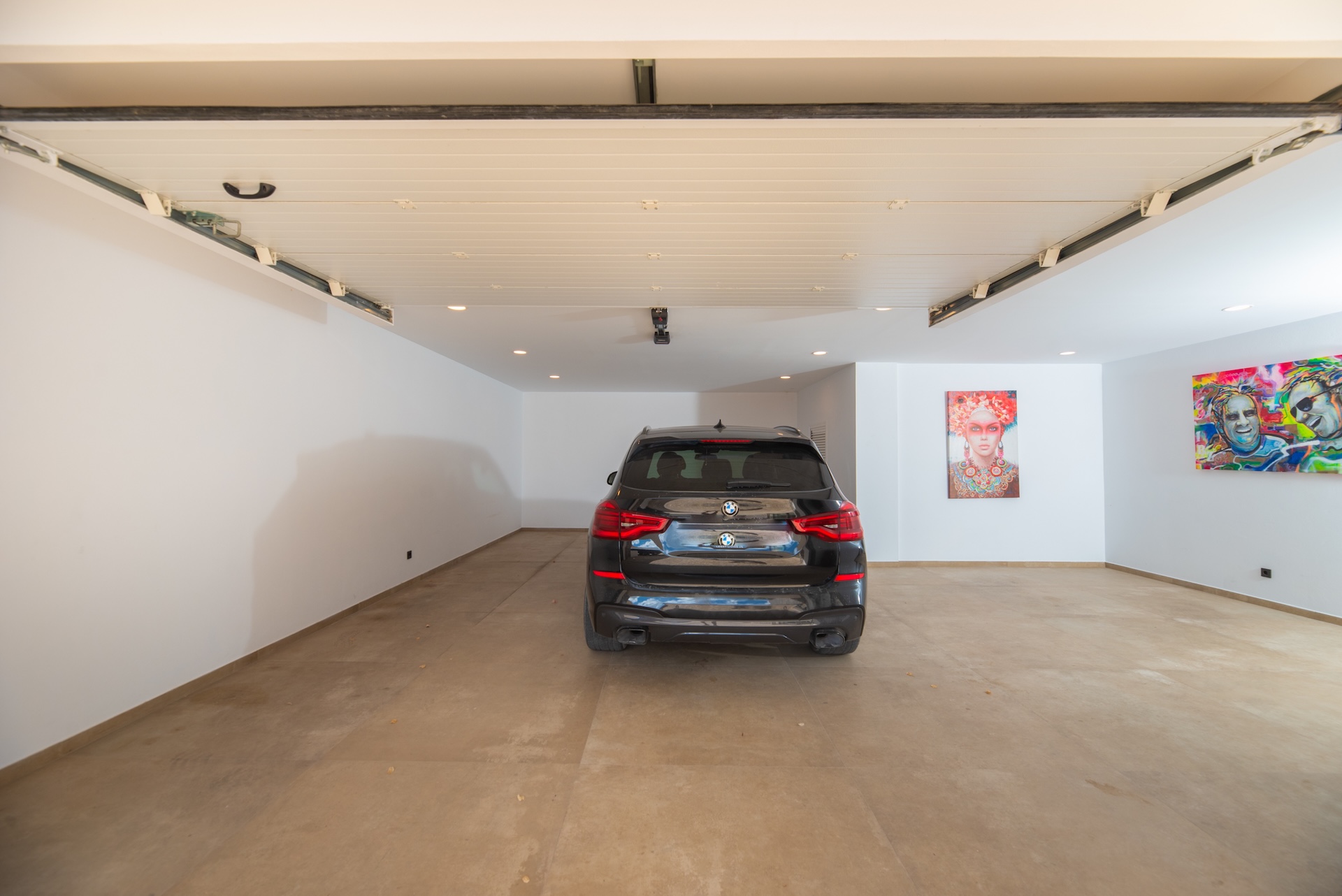 Resa Estates Ibiza sale villa Marlin vieuws garage.jpg